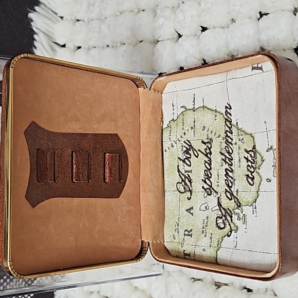 Vintage box for man jewelry, handmade embroidery designs inside. Gentlemen 🎁 - Picture 6 of 9